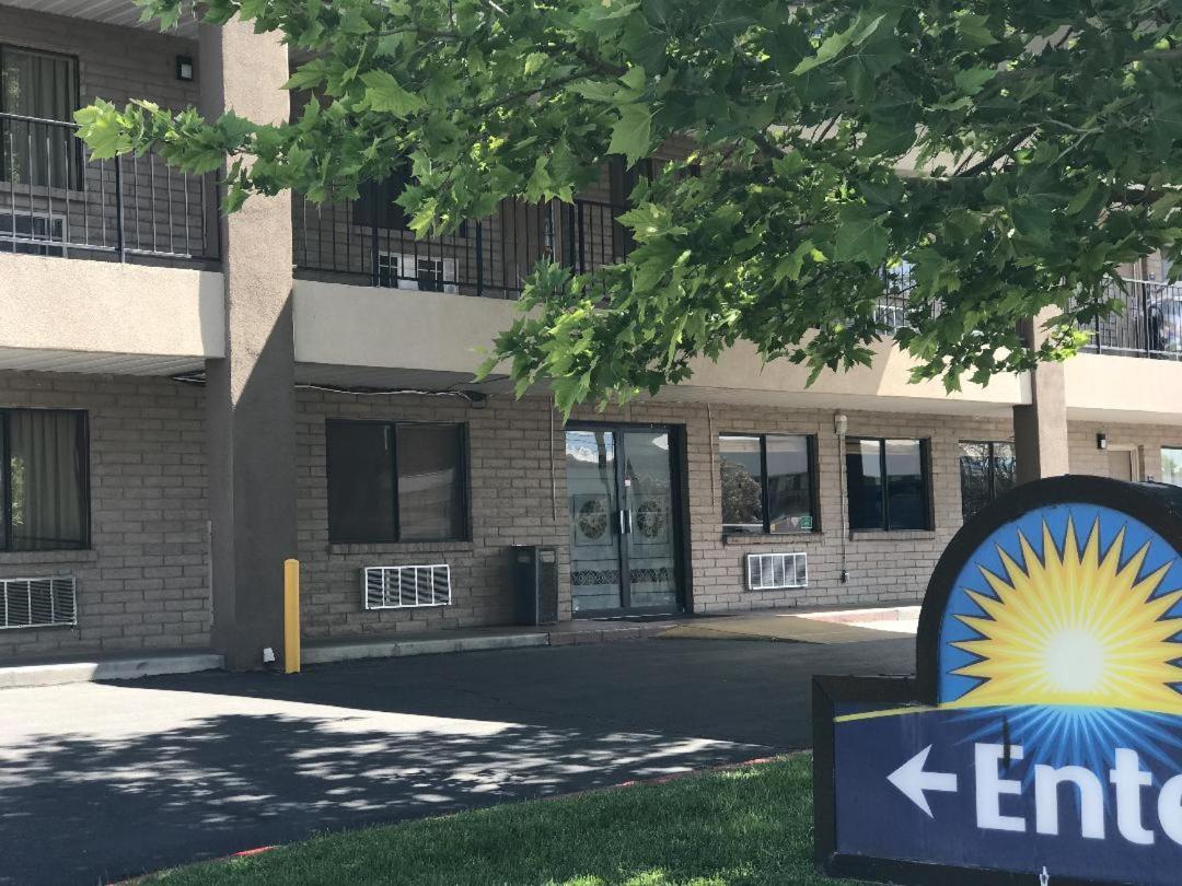 Days Inn By Wyndham Albuquerque West Exterior photo